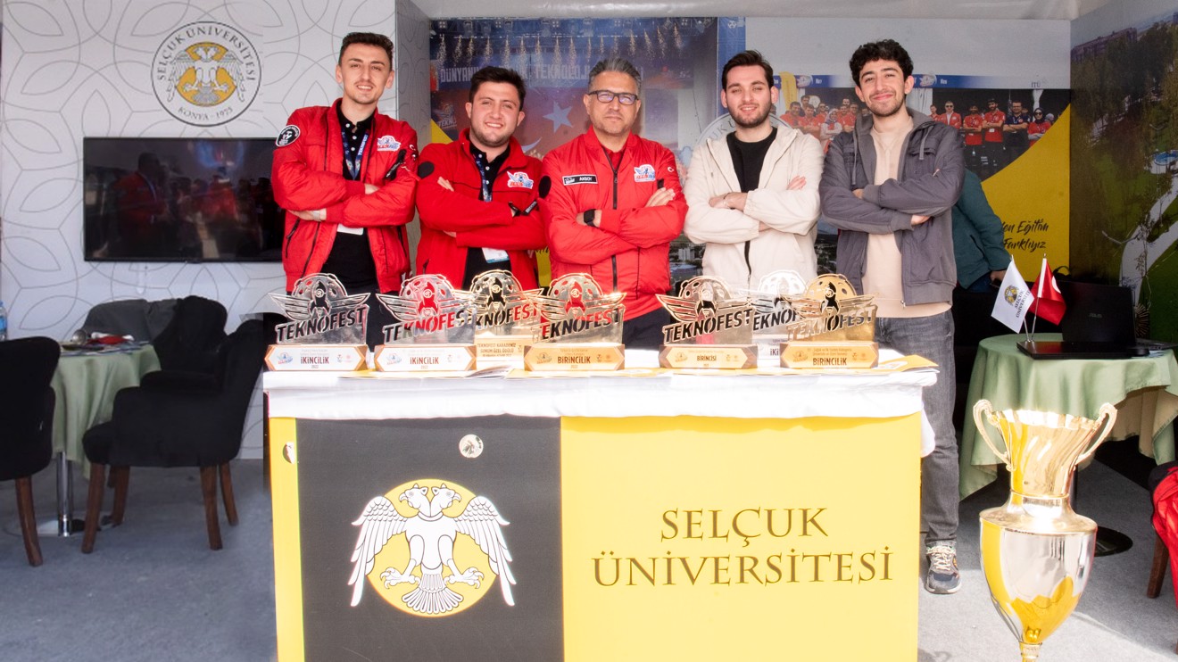 Selçuk Üniversitesi, TEKNOFEST İstanbul’da 15 ödülün sahibi oldu